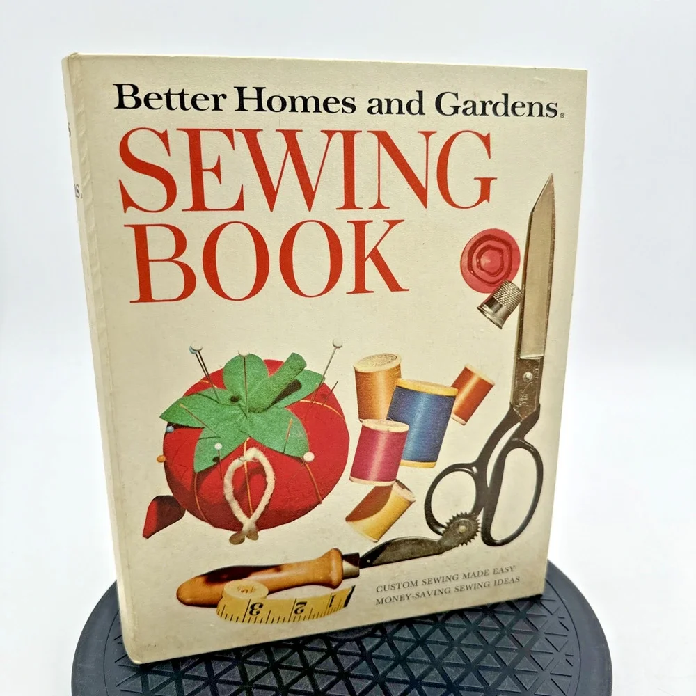Vintage 1970 Better Homes & Gardens Sewing Book 5 Ring Binder